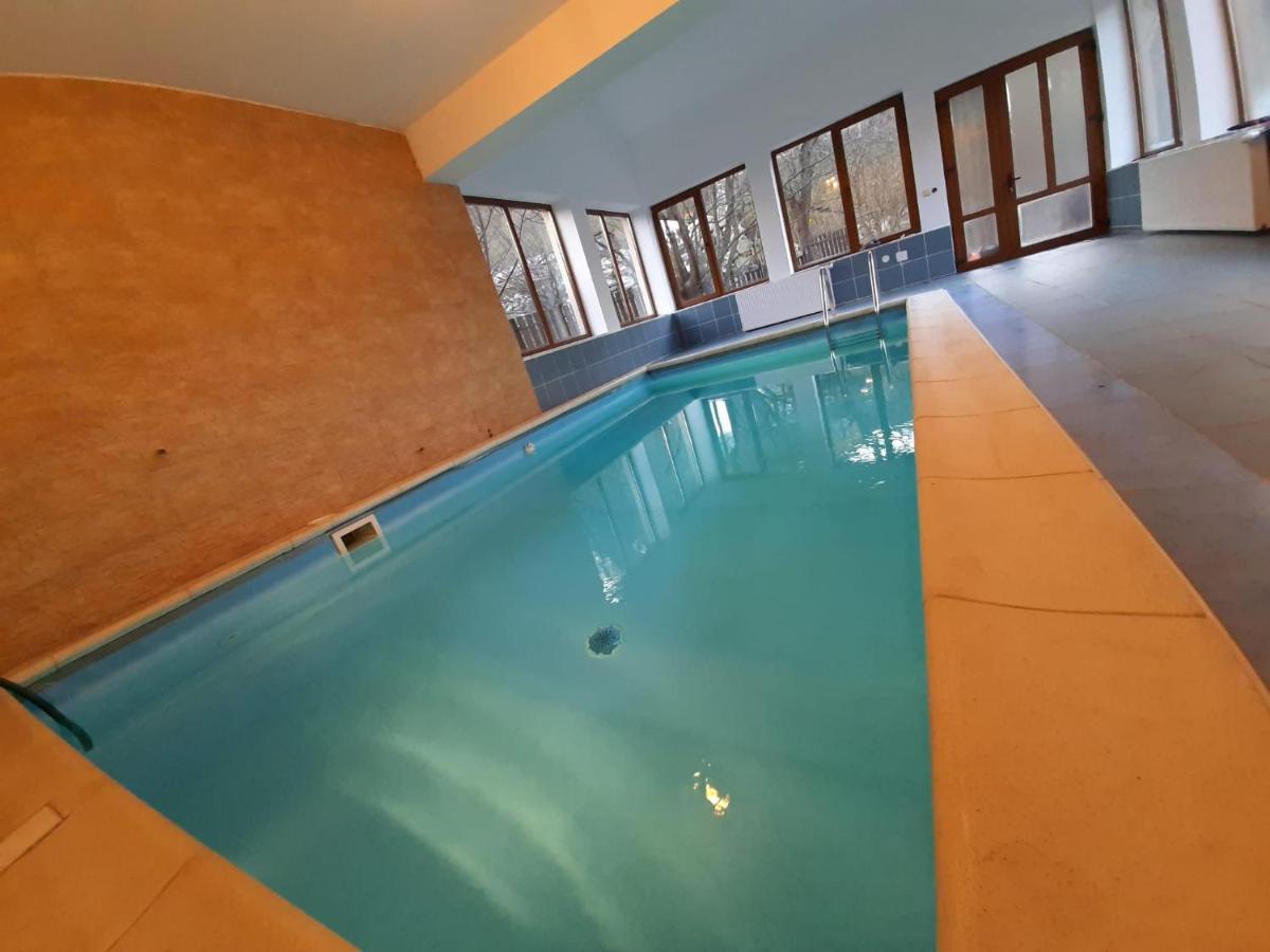 Pensiunea Montan Din Bran,Sat Simon Spa Indoor Bran  Exterior foto