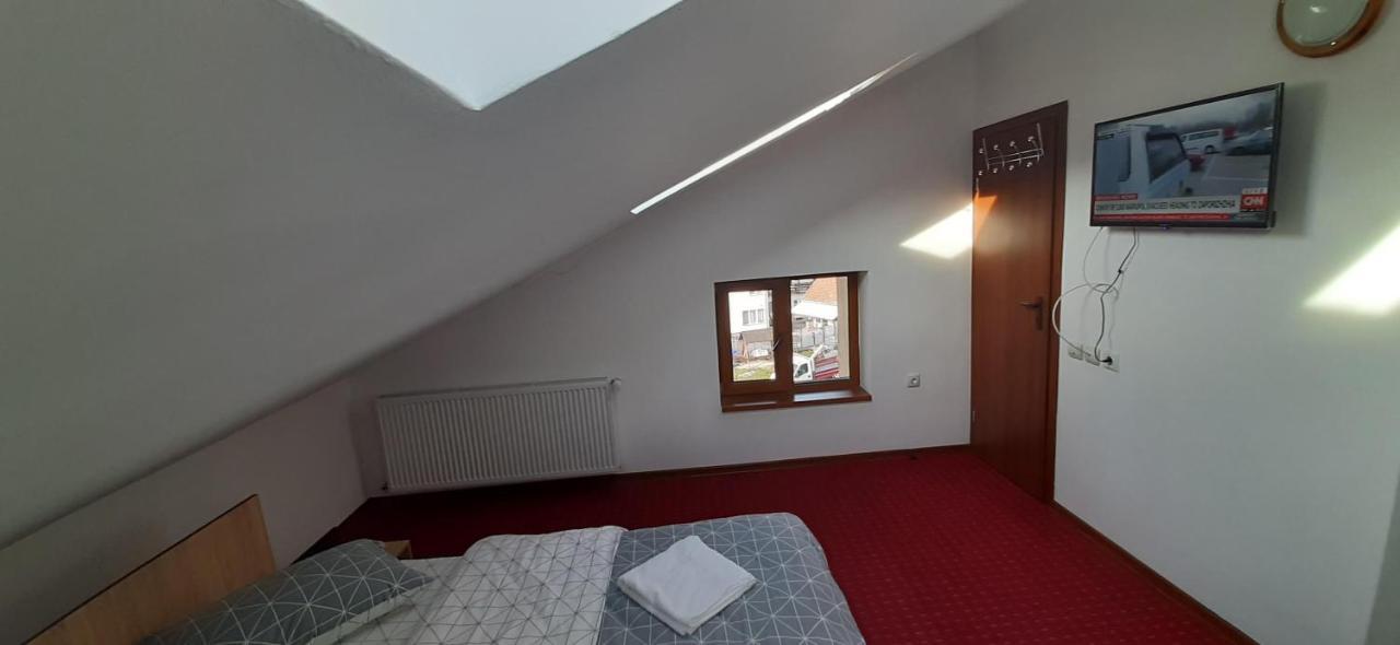 Pensiunea Montan Din Bran,Sat Simon Spa Indoor Bran  Exterior foto