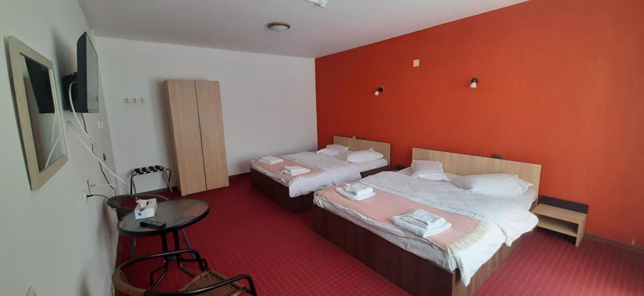 Pensiunea Montan Din Bran,Sat Simon Spa Indoor Bran  Exterior foto