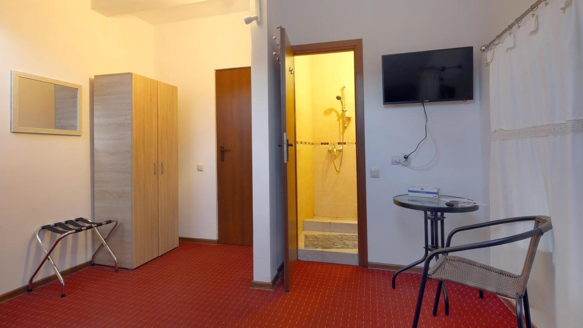 Pensiunea Montan Din Bran,Sat Simon Spa Indoor Bran  Exterior foto